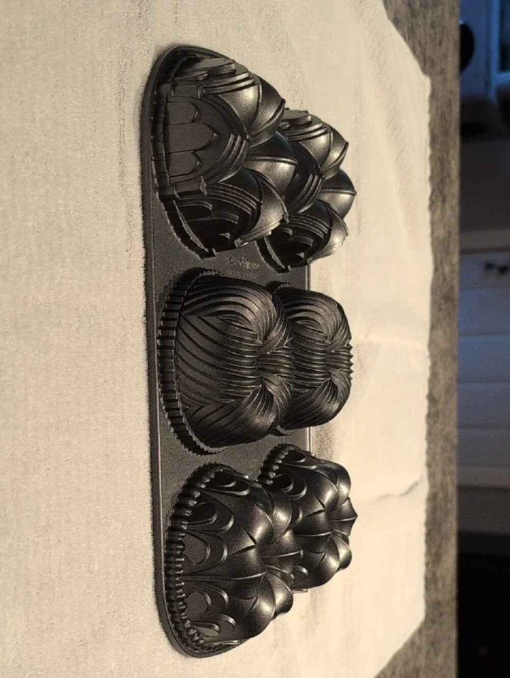 Nordic Ware Garland 6-Cup Mini Bundt Pan